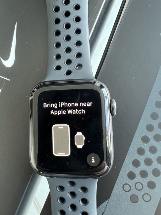 Apple Watch Nike 6 44 мм Space Gray Aluminum