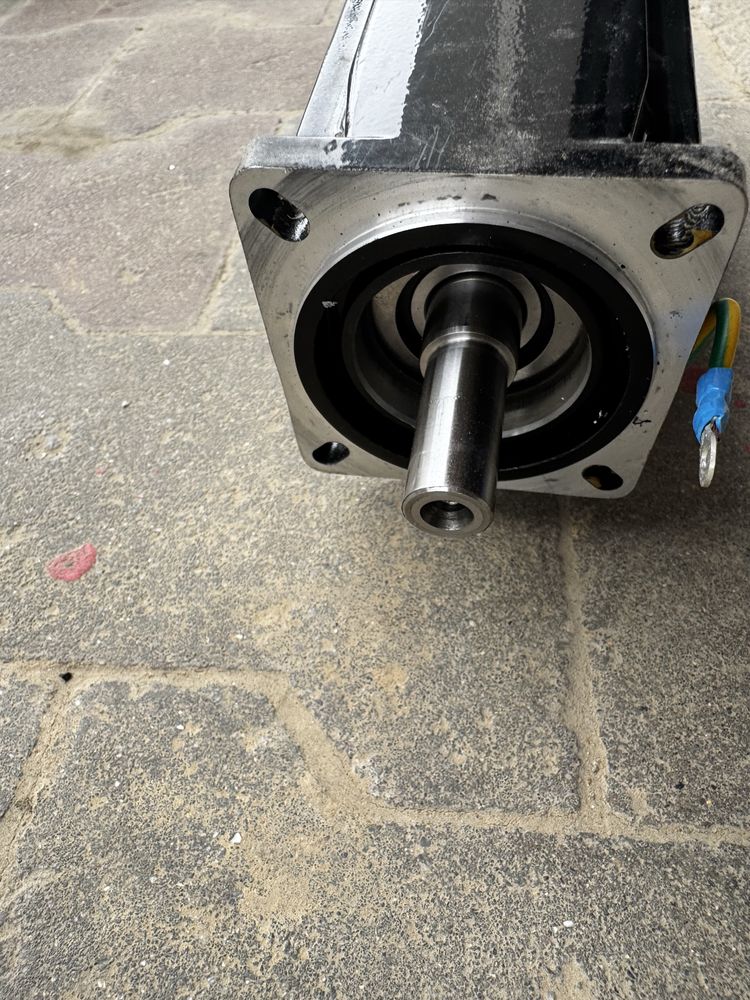 Serwosilnik elau Schneider SH3070, 2,9Nm