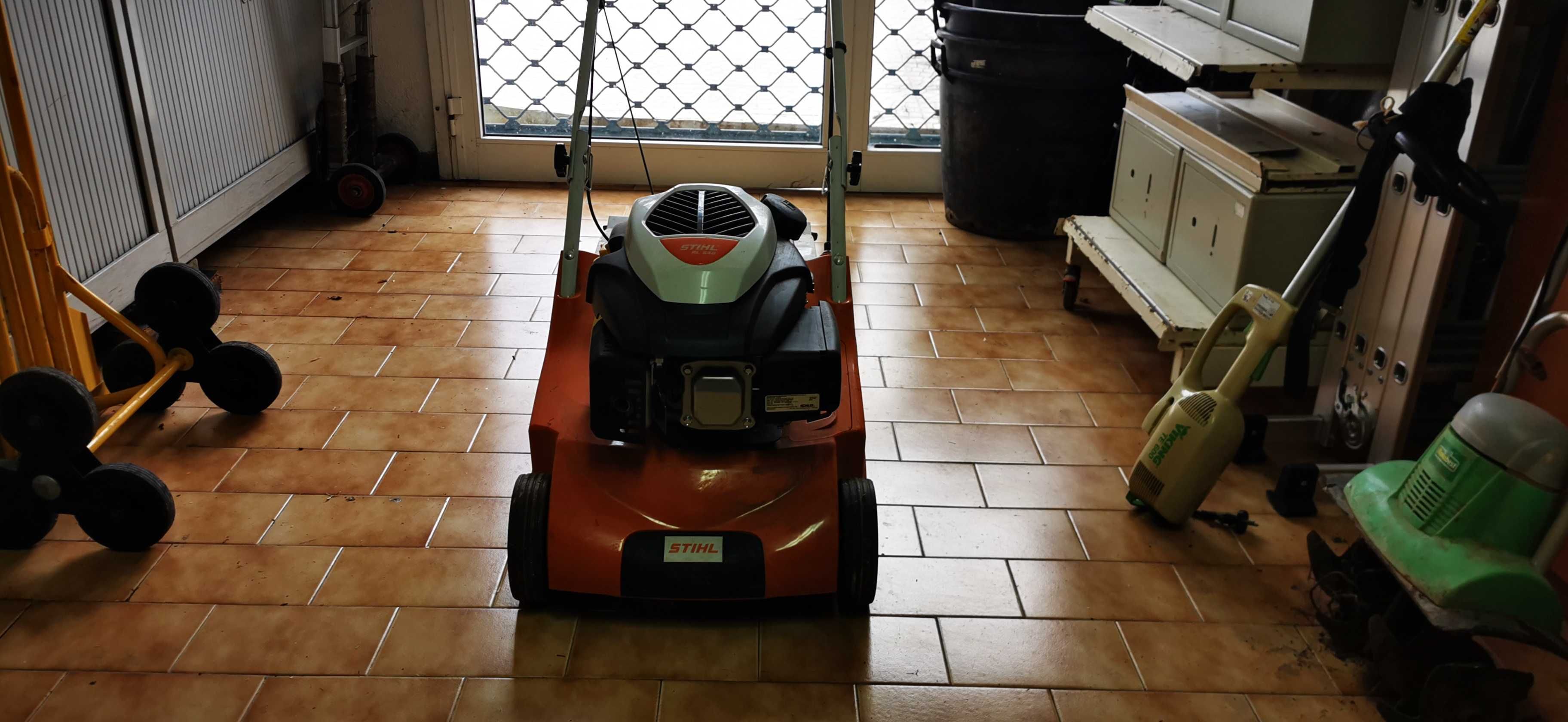 Escarificadora STIHL RL 540 - Gasolina - Como Novo!