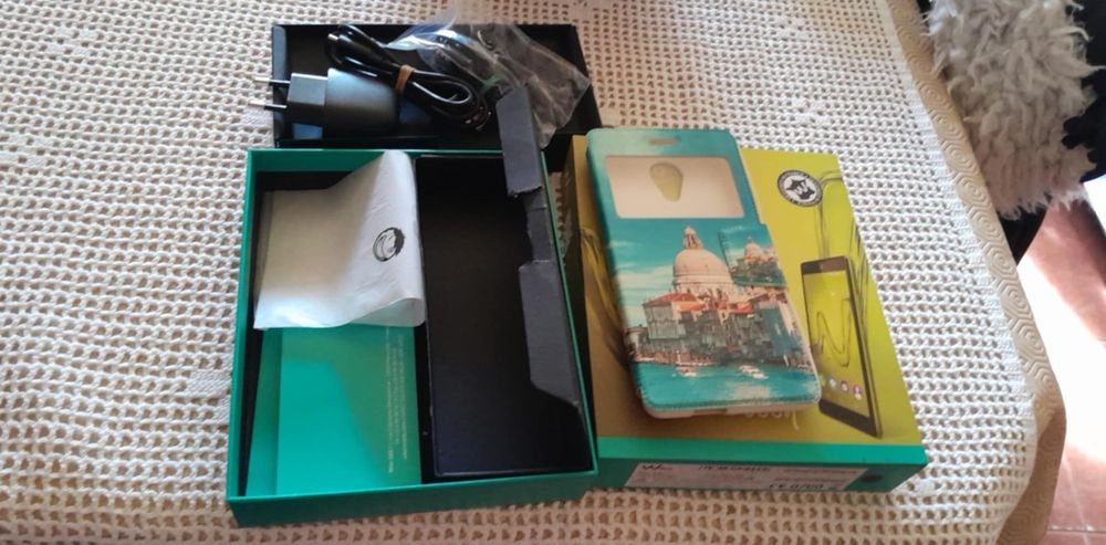 Telemóvel Wiko Robby