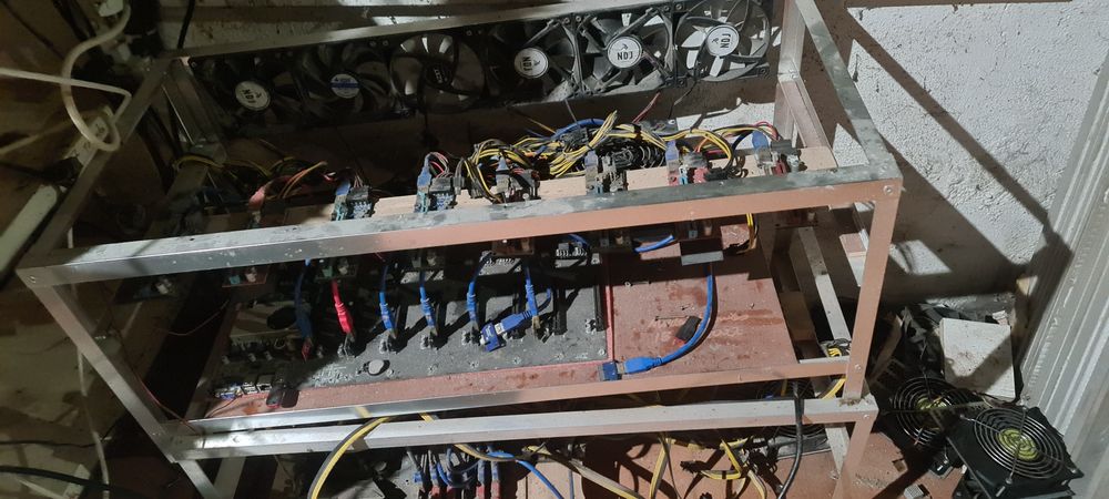 25 placas graficas Amd nitro rtx 570 rig