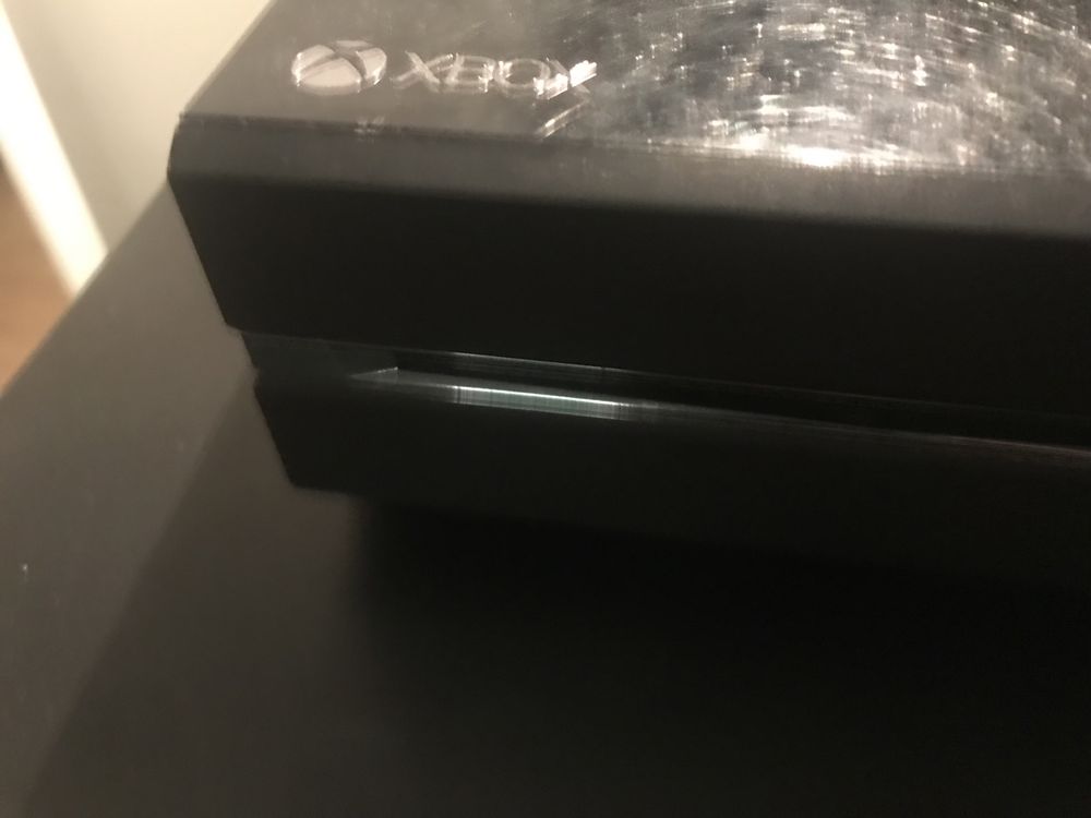 XBOX ONE + 3 Gry + Pad