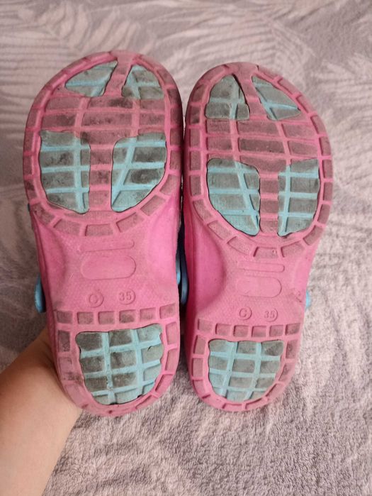 klapki typu crocs 35