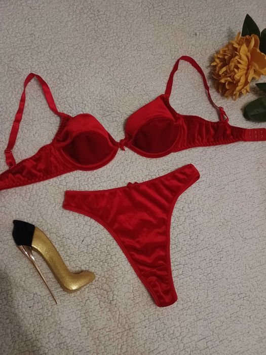 Червоний оксамитовий комплект білизни бюстгальтер і трусики S 75B