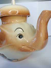 Керамічний чайник у вигляді слона