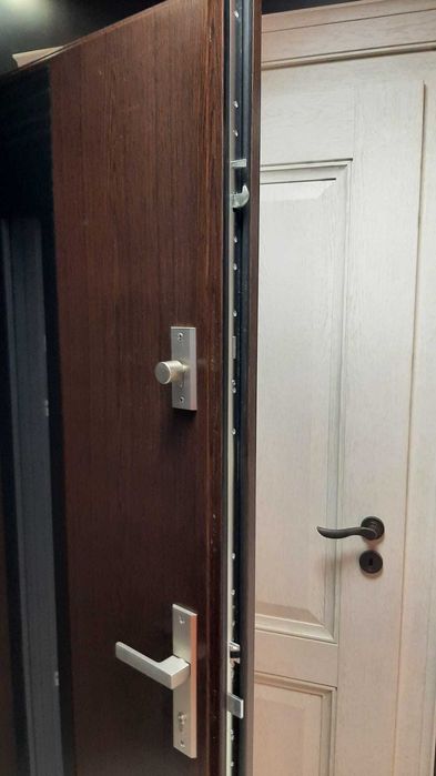 Drzwi zewnętrzne Erkado Wiener 1 dąb bagienny 90P prawe na zew.