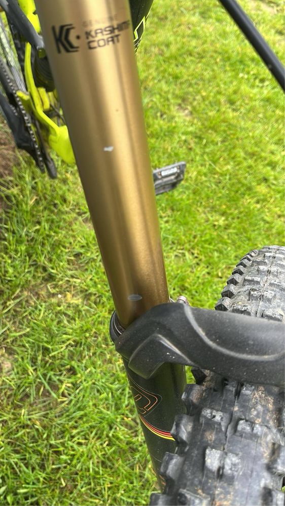 Commencal supreme v3 DH