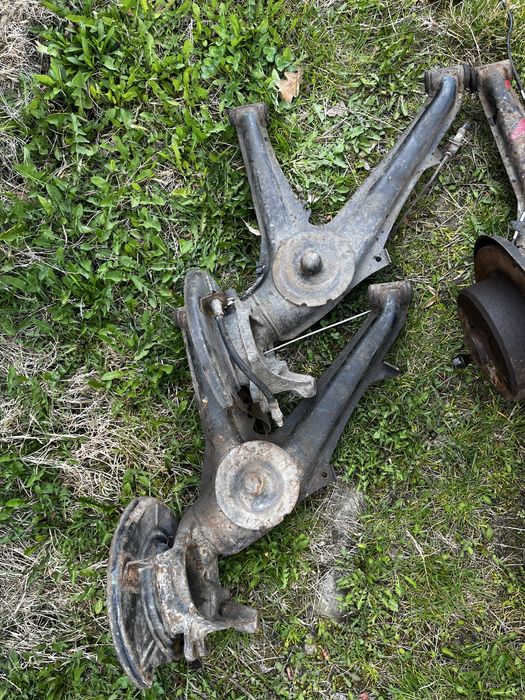 Wahacz wahacze tył tylny tylni lewy lewe BMW E30 na tarcze pod 325i