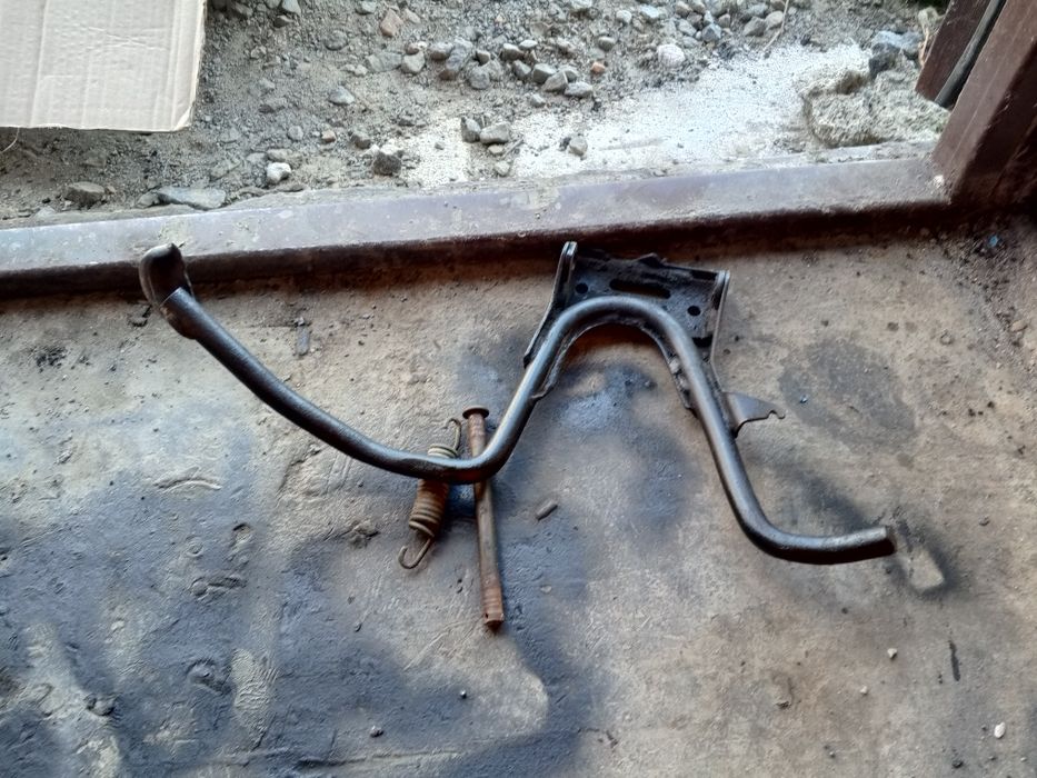 Центральна подножка Hinda dio 35