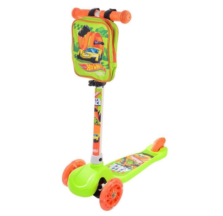 Не дорого. Новый детский самокат,рюкзак+ колеса светятся,красивый цвет