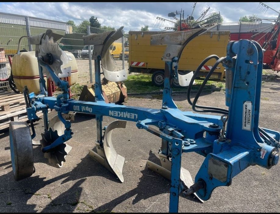 Плуг Lemken Opal 110 ,090 три корпуси