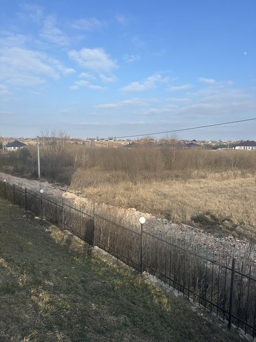 продається  земельна ділянка під забудову в с Тарасове