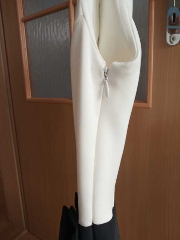 Sukienka elegancka biało-czarna kokarda