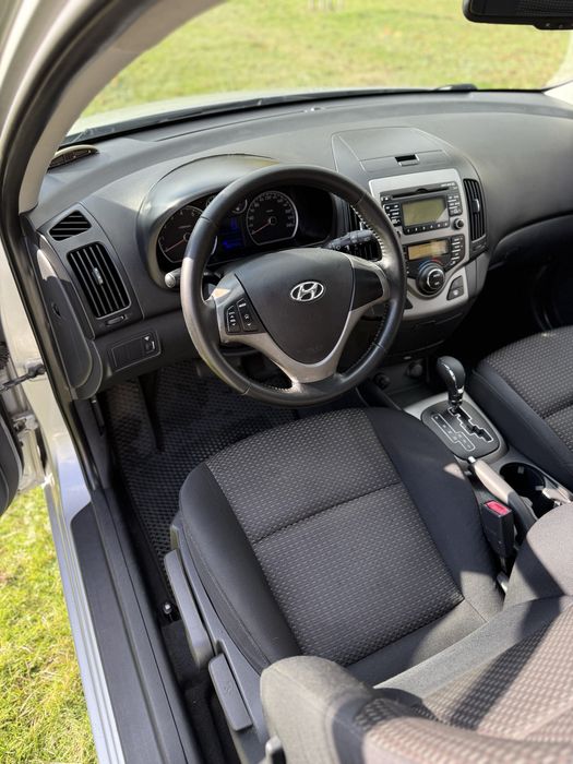 Хюндай І 30 в гарному стані на автоматі