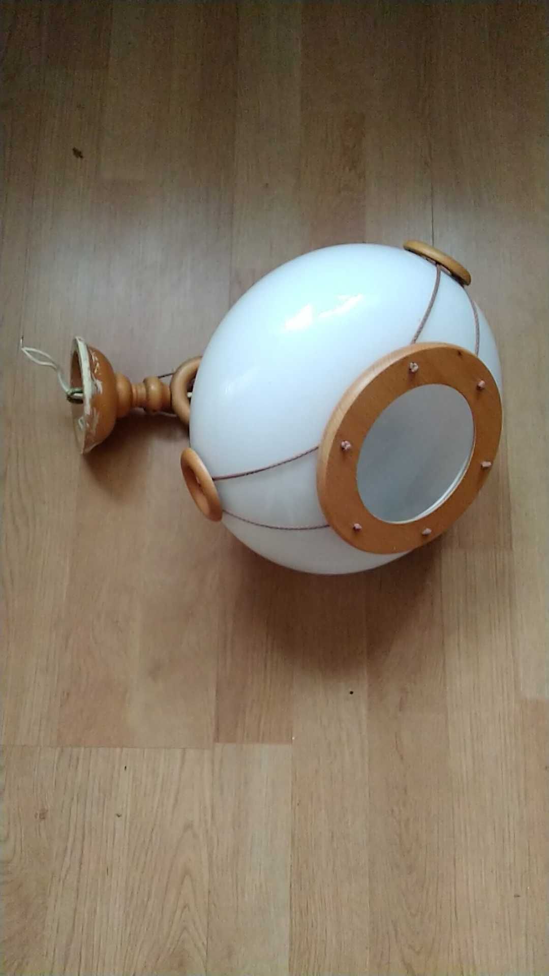 Sprzedam lampę do pokoju lub przedpokoju