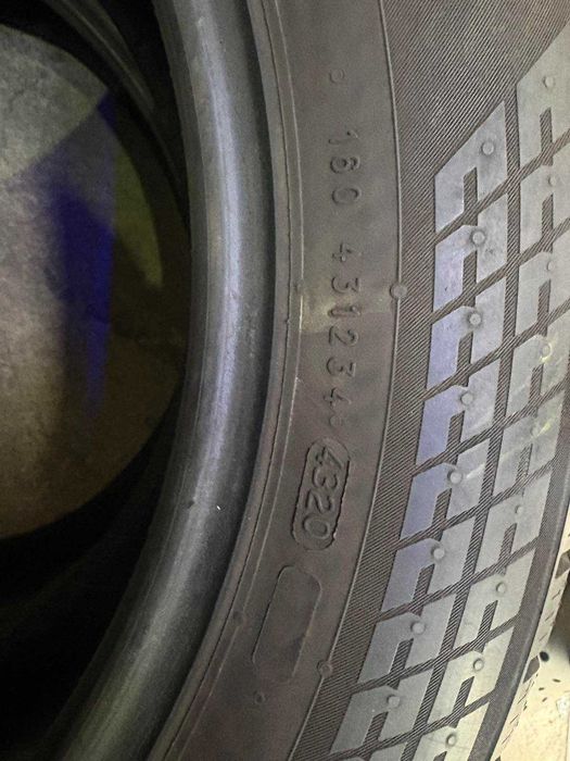Шины 215/55 R17 Nokian пара зима (5.5/6мм 2020) L7