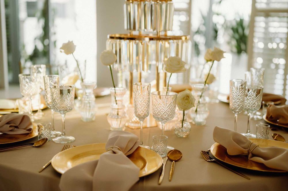 Wynajem obrusów okrągłe, prostokątne, cekinowe, velvet , serwety