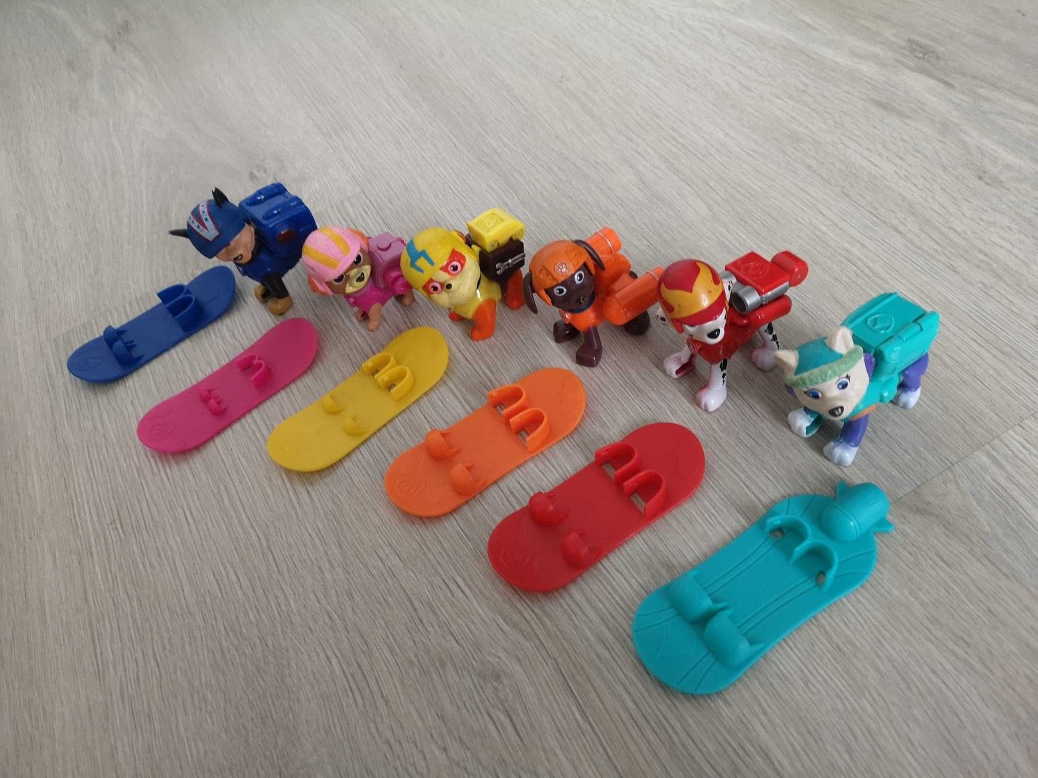 PSI patrol pieski na deskach zestaw figurek mini baza ruchome elementy