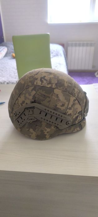 Шолом захисний , каска