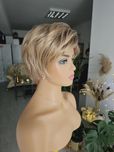 Krótka peruka ciemny blond jasny brąz + refleksy KBS-21 naturalna fryz
