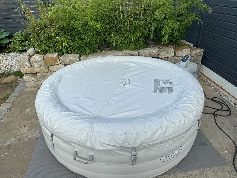 jakuzzi ogrodowe 3 miesiące używane