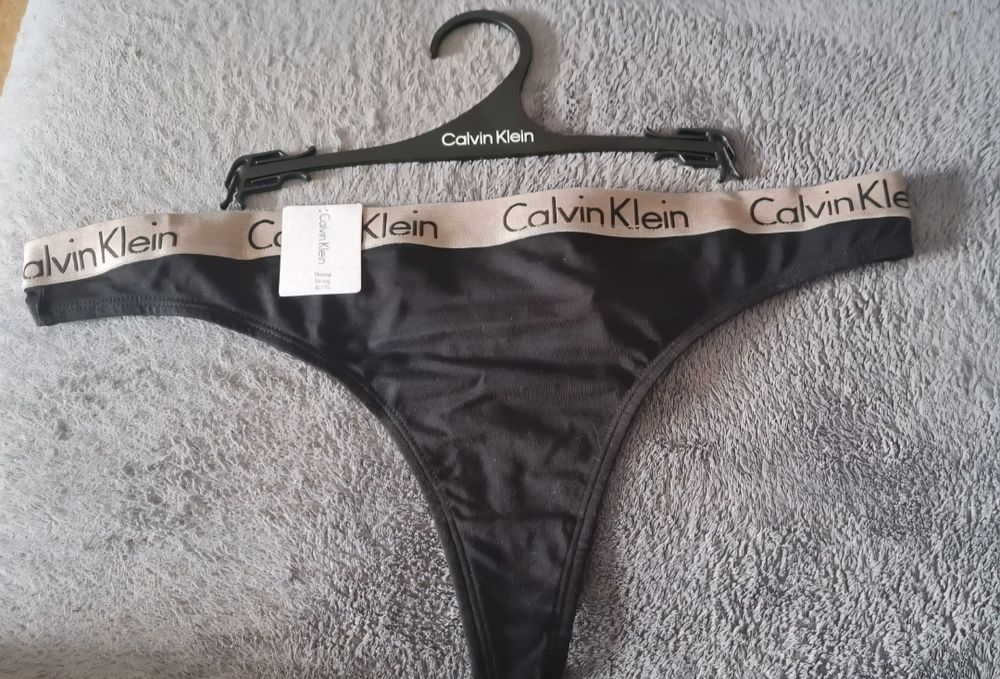 Stringi Calvin Klein L, XL