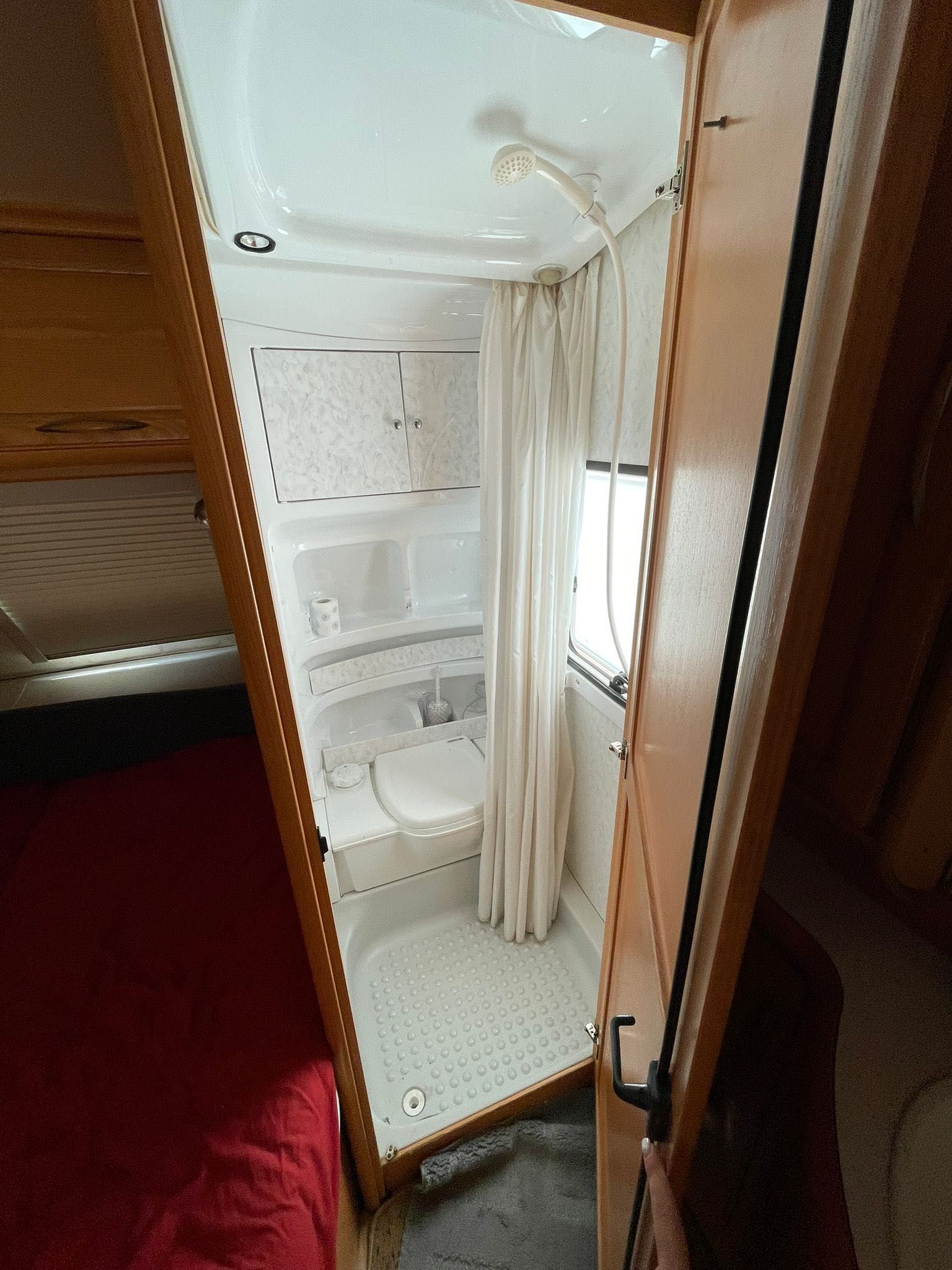 Przyczepa kempingowa 6-osobowa Hobby 650 UMFE z 2003 r.