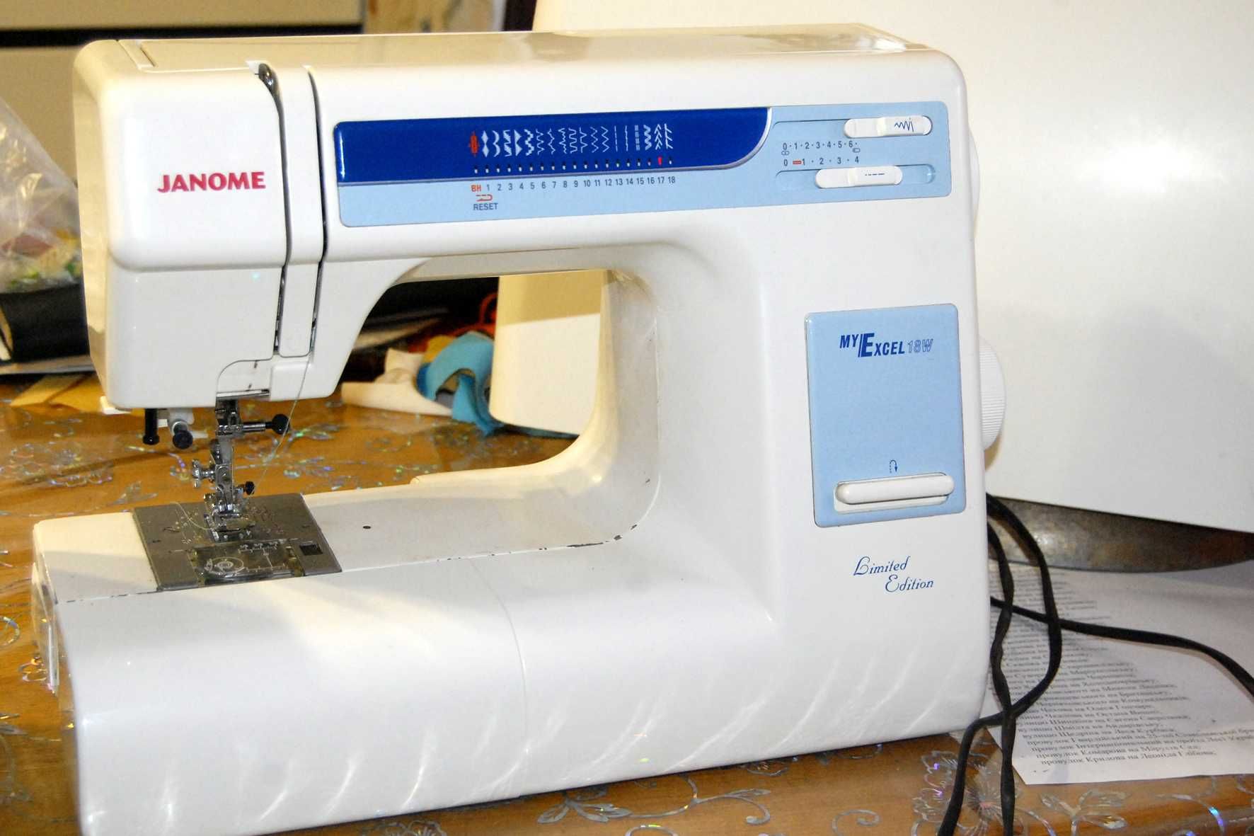 Швейная  Janome 18W.