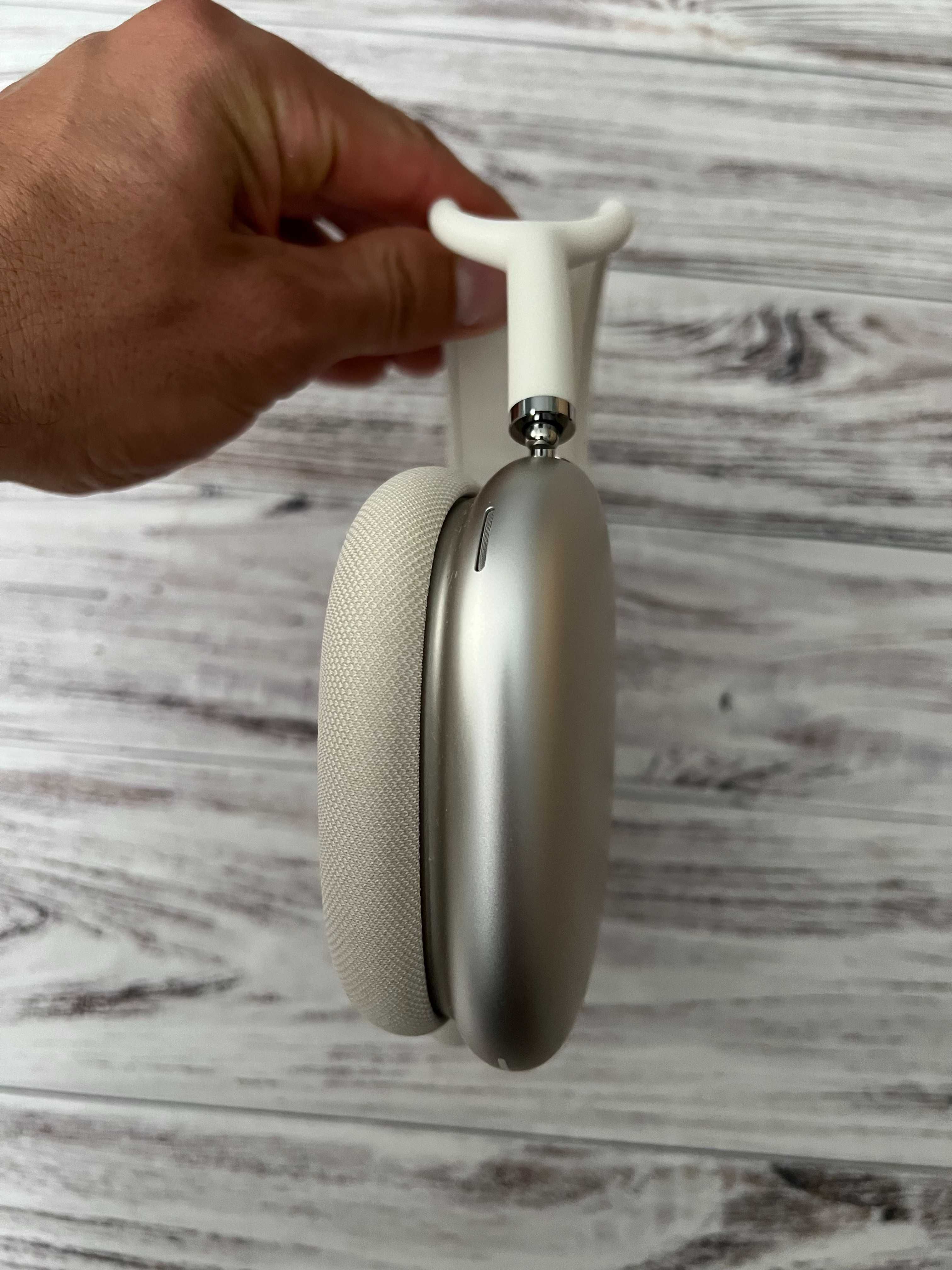 Apple AirPods Max Starlight Open Box