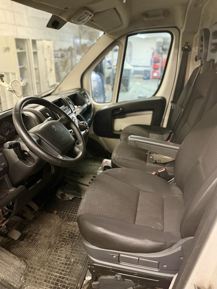 Peugeot Boxer L4H2 furgon Salon Pl fv23%