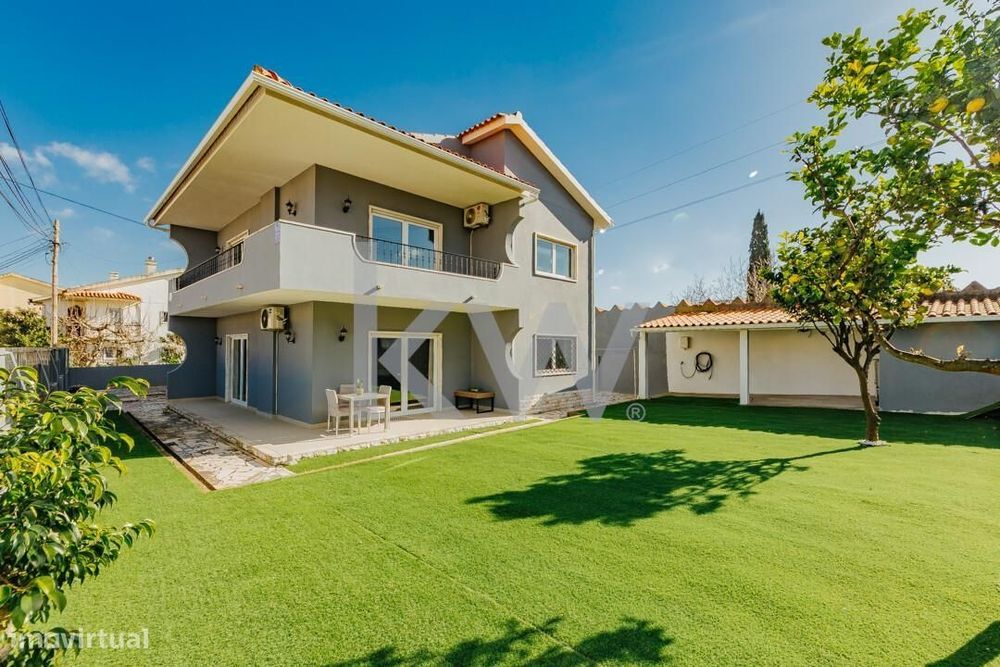 Moradia localizada em Cascais - Bicesse em zona muito tranquila, com j