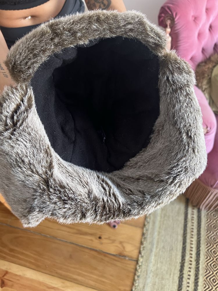 Gorro com orelhas tipo esquimó