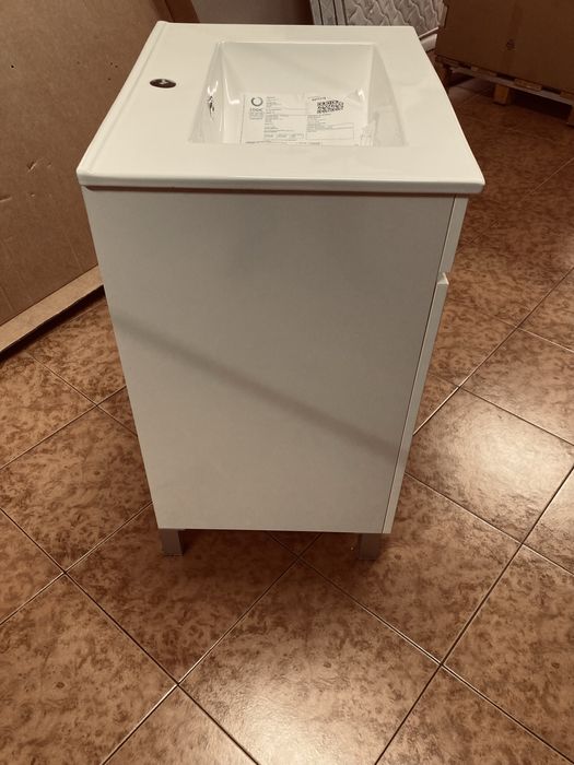 Armário de casa de banho com lavatório