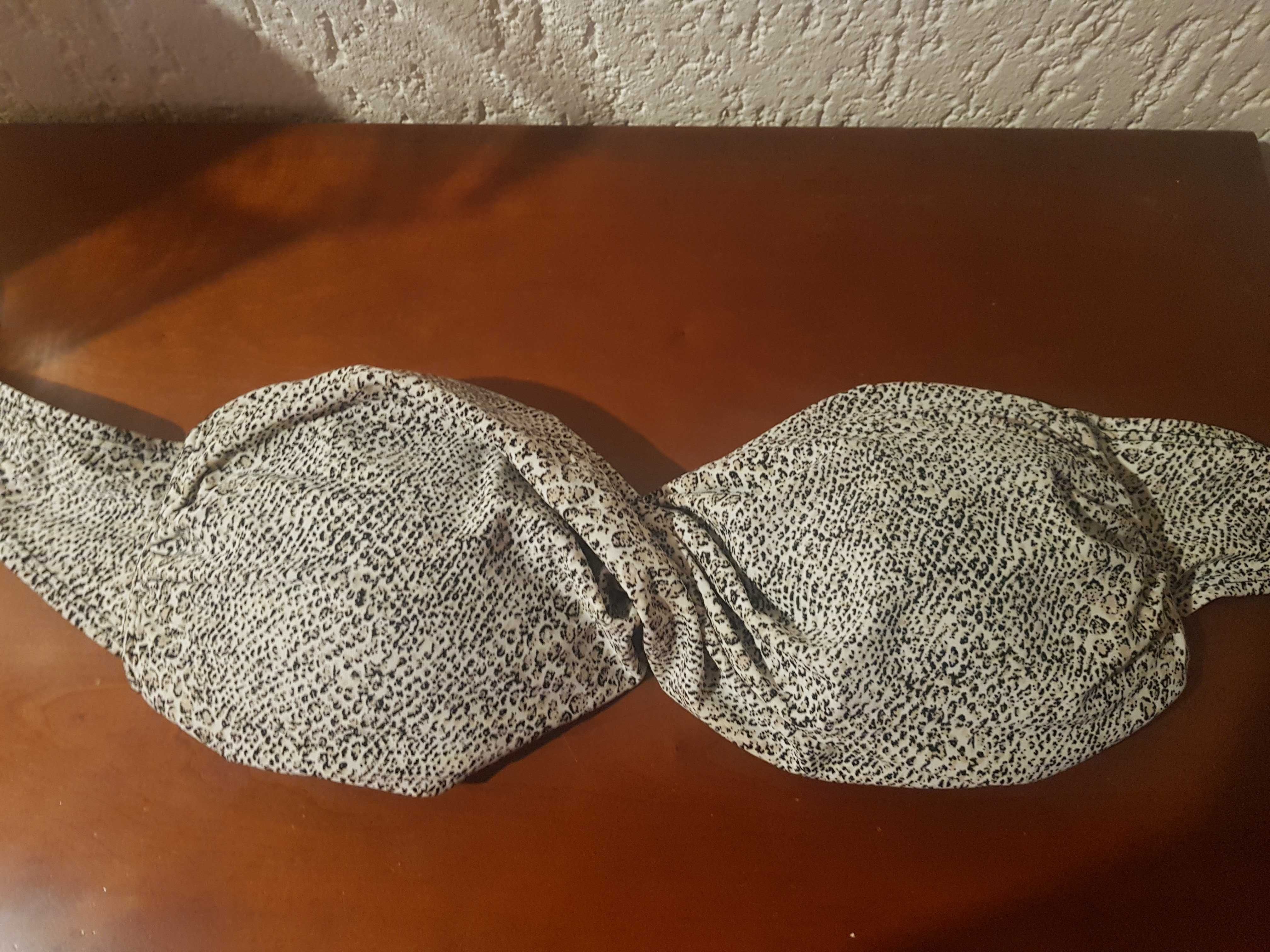 Bikini (parte de cima) sem alças  Tamanho L/XL NOVO