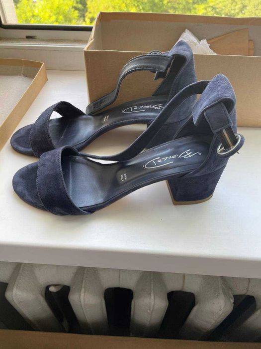 Туфли женские синего цвета