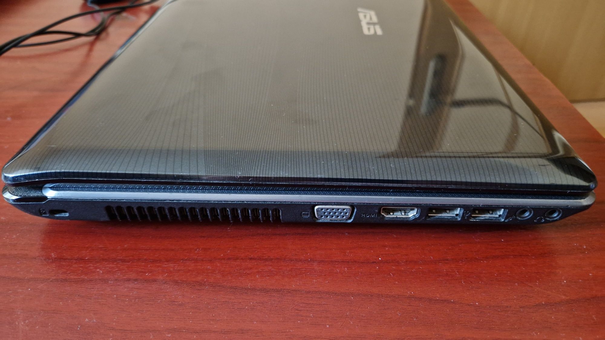 Asus A52F, 15 6" Inter Core i3