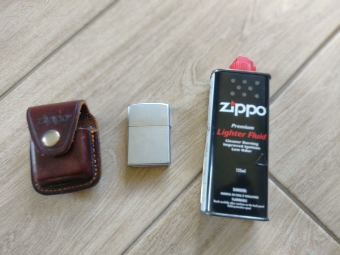 Zapalniczka Zippo 005 + skórzany futerał Zippo+paliwo Zippo