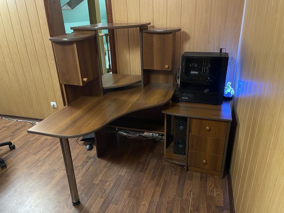 Компютерний стіл для компютера/роботи