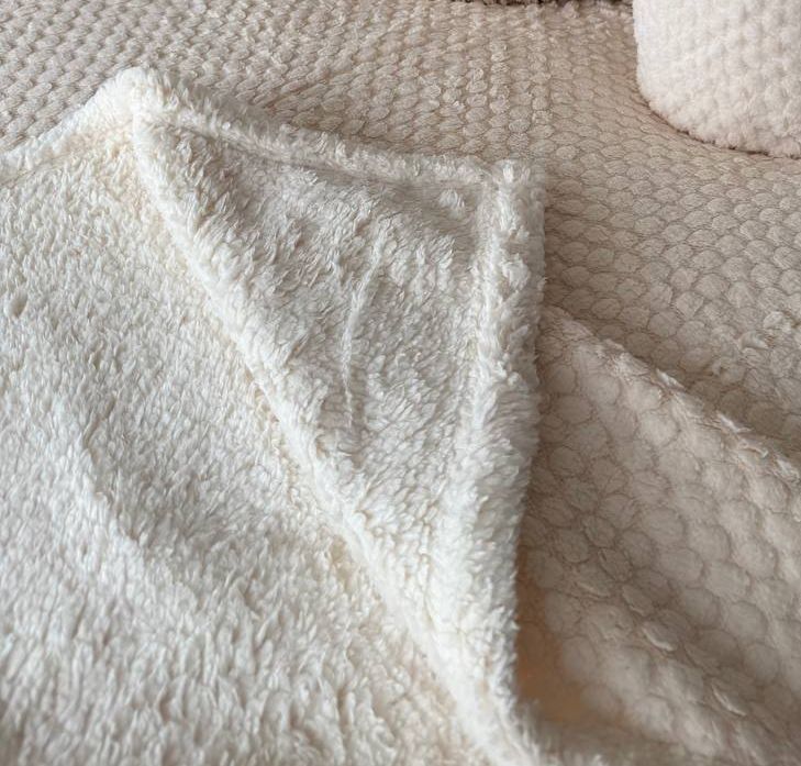 Якісний теплий плед соти на хутрі-овчині (розмір євро)