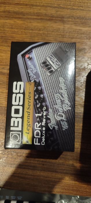 Pedais BOSS Fender