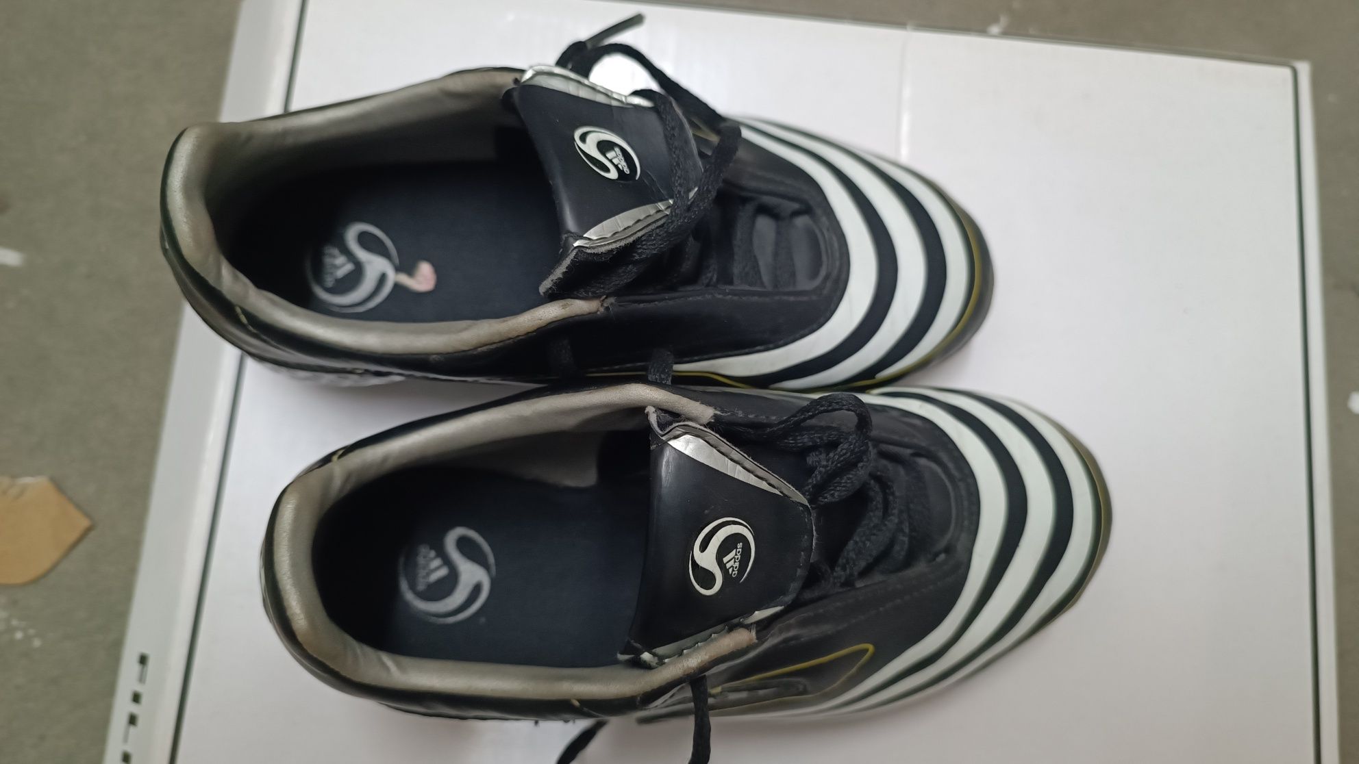 Buty piłkarskie korki Adidas F10 dziecięce rozmiar 29