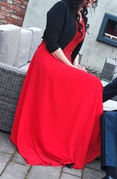 Okazja Śliczna czerwona suknia balowa