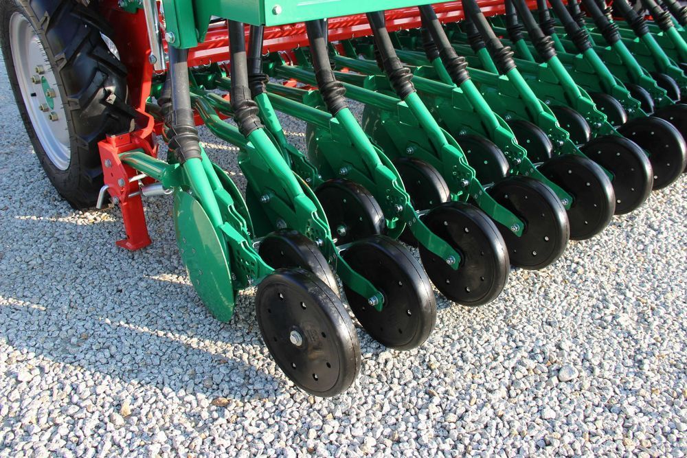Siewnik zbożowy do zboża Agro-Masz 2,5; 2,7; 3,0 m talerzowy