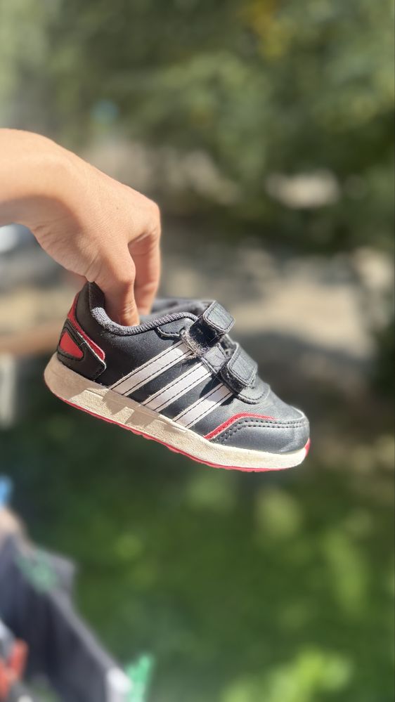 Кросівки adidas адідас 23р кожа