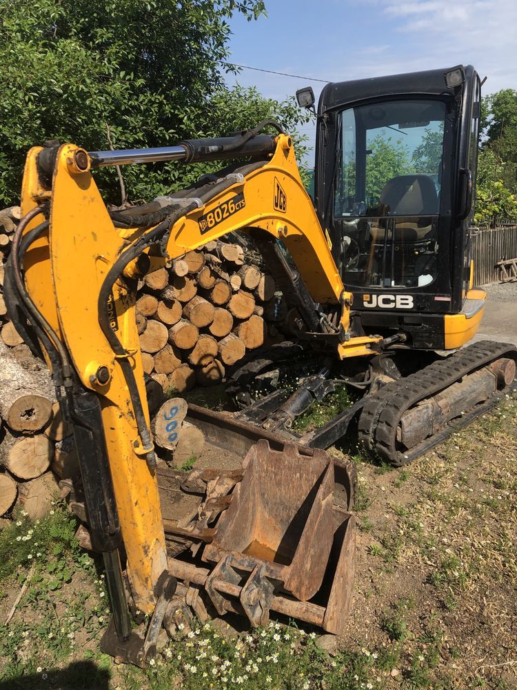 Міні трактор JCB8026