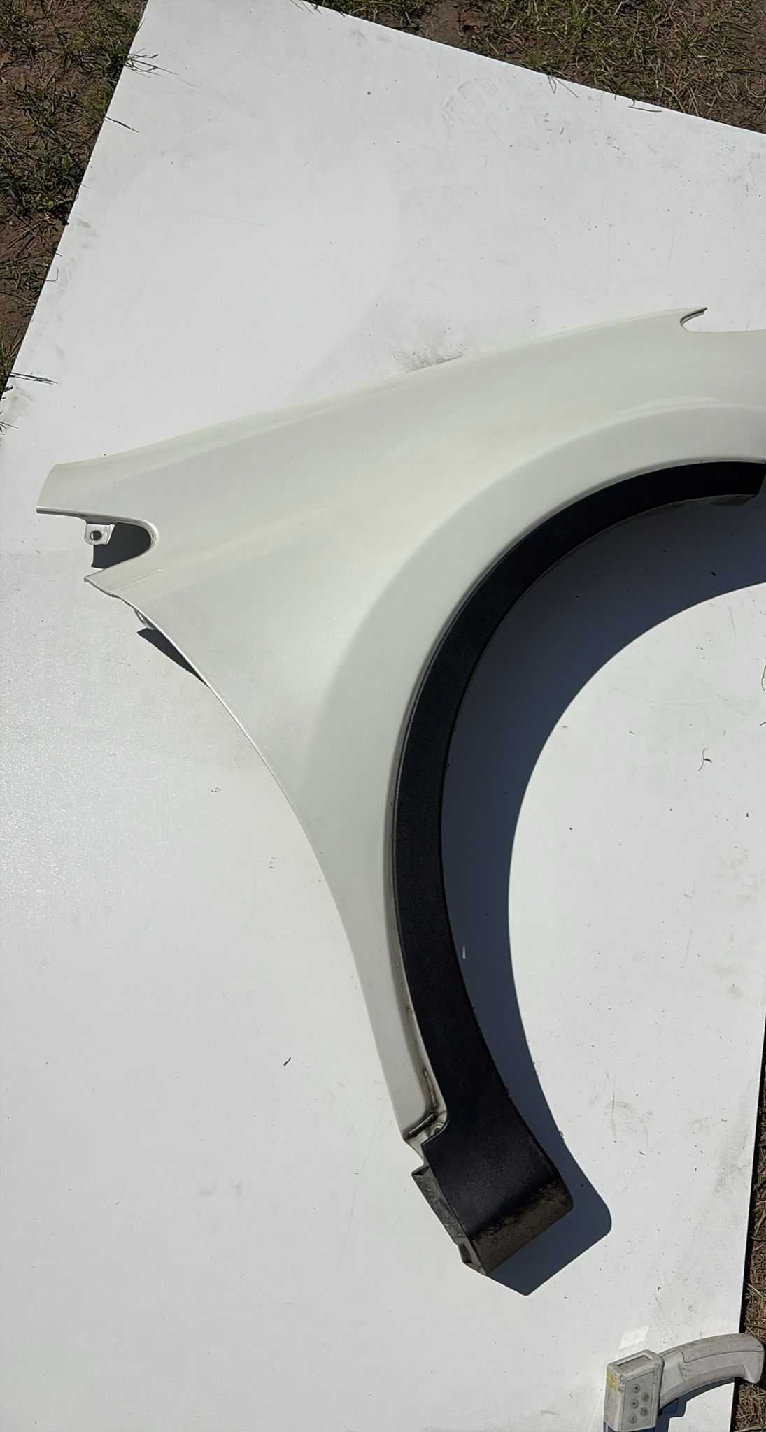Toyota RAV4 2012–2018 – Błotnik Lewy i Prawy – Kolor 070 Perła