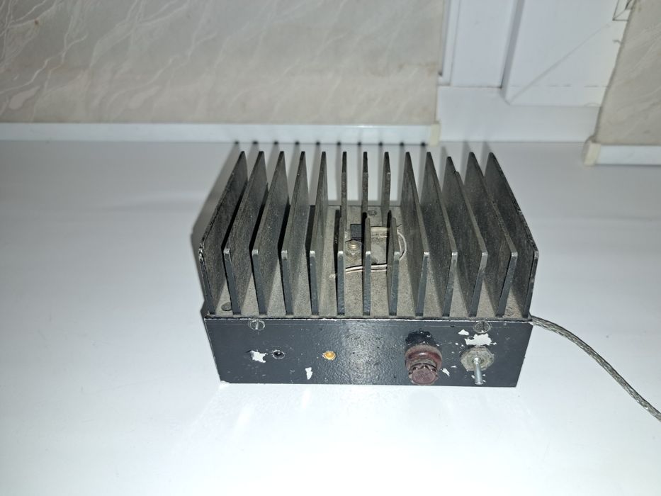 Сі-Бі підсилювач  радіосигналу на 27 мГц.