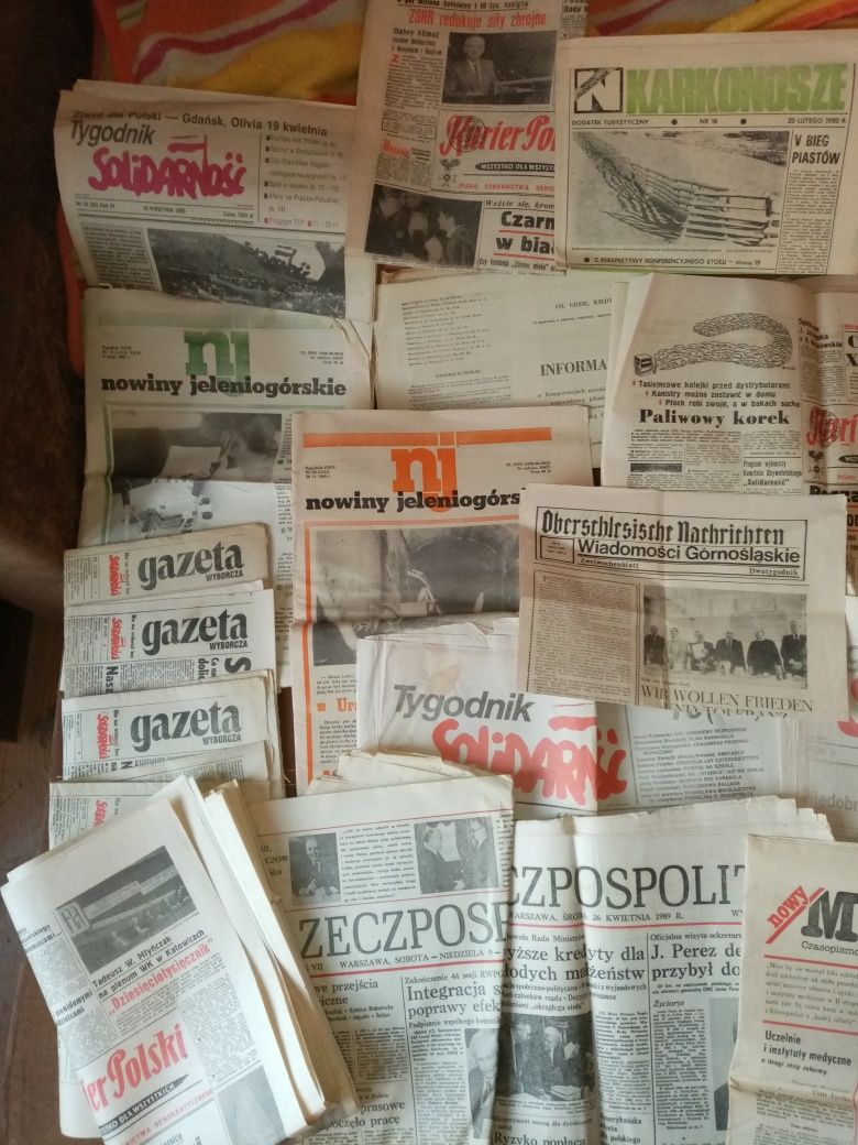Stare gazety i czasopisma.