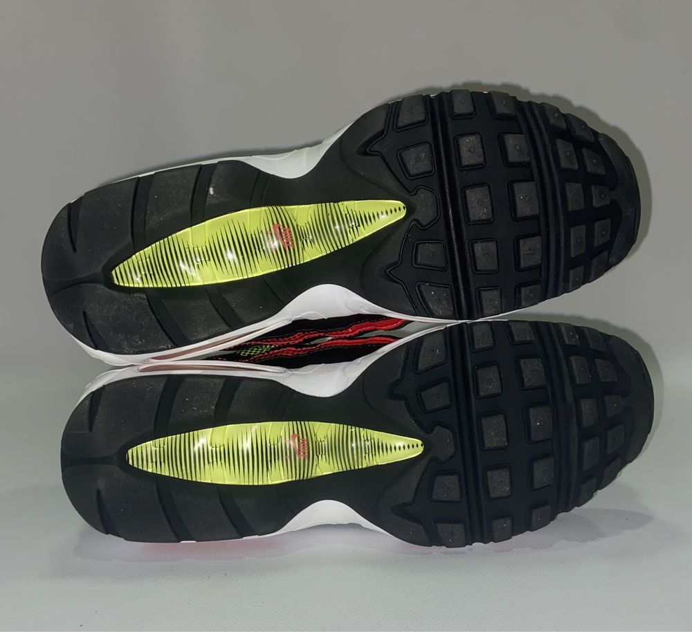 Кросівки Nike Air Max 95 Volt Solar Red Оригінал
