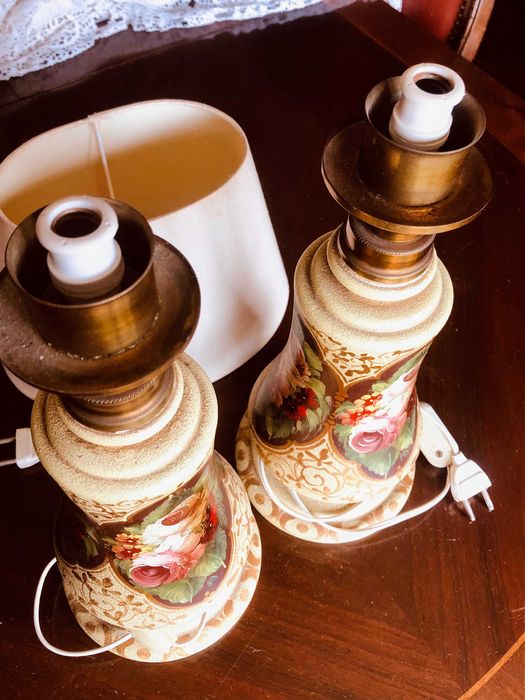 Candeeiros em cerâmica pintados à mão